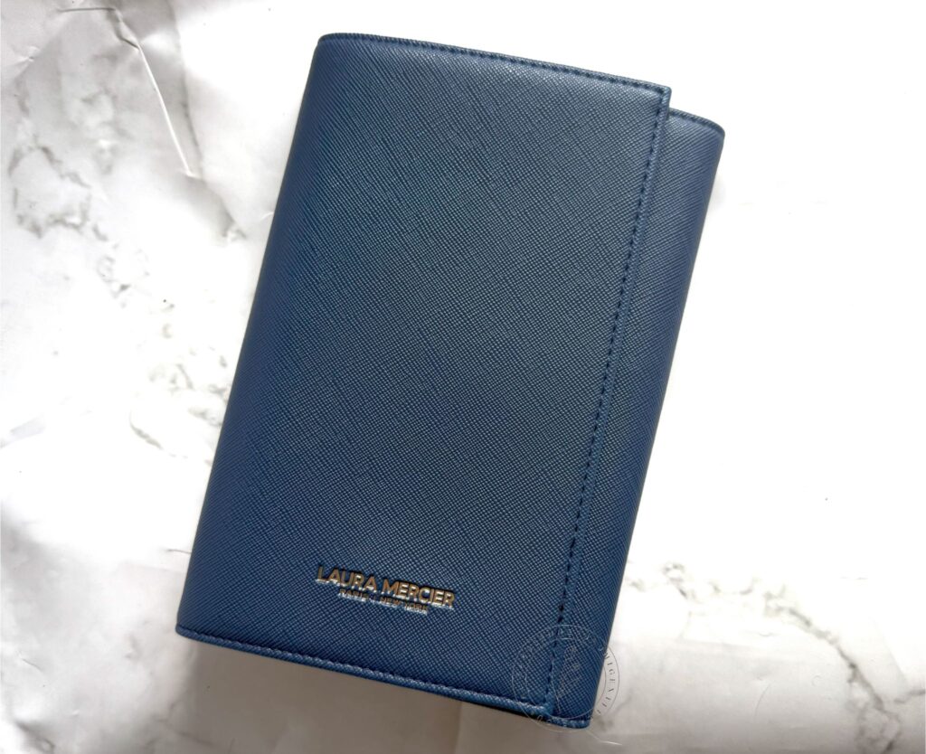 ローラメルシエのトラベルサイズ神ブラシが優勝すぎた件。1万円以下! ツールズ オブ ザ トレード ブラシ コレクションのクラッチホルダー