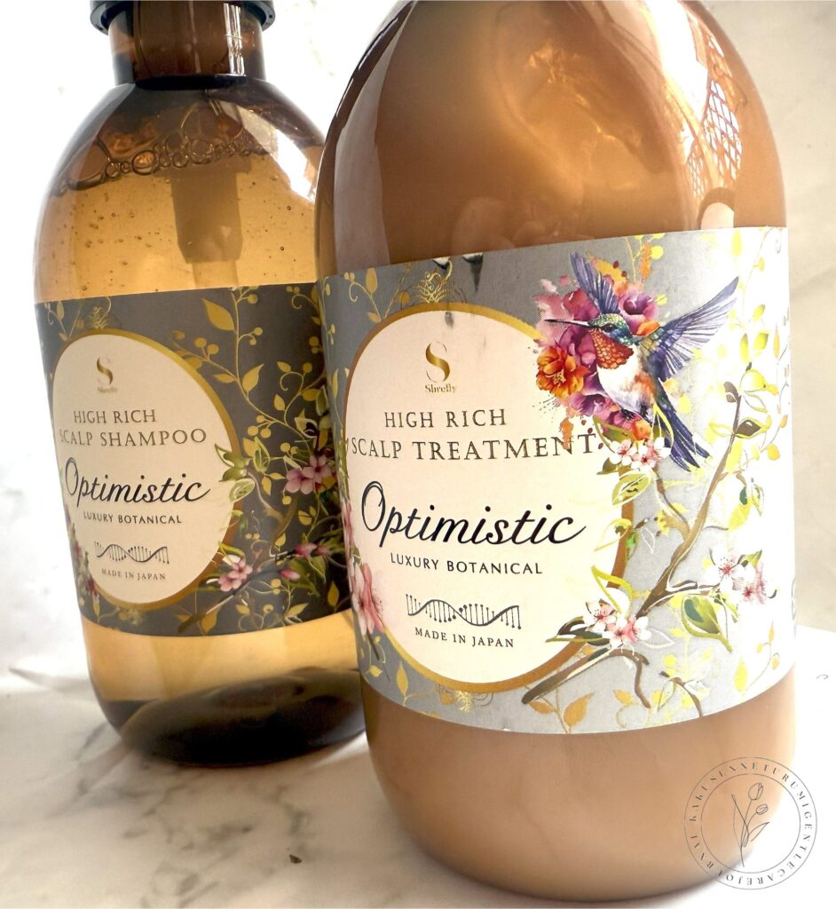 オプティミスティックハイリッチ スカルプシャンプー&ヘアトリートメントRB「これは久々にキタ…!」香りと手触りで虜になる、至福体験 オプティミスティックハイリッチ スカルプシャンプー&ヘアトリートメントRBを横から撮影