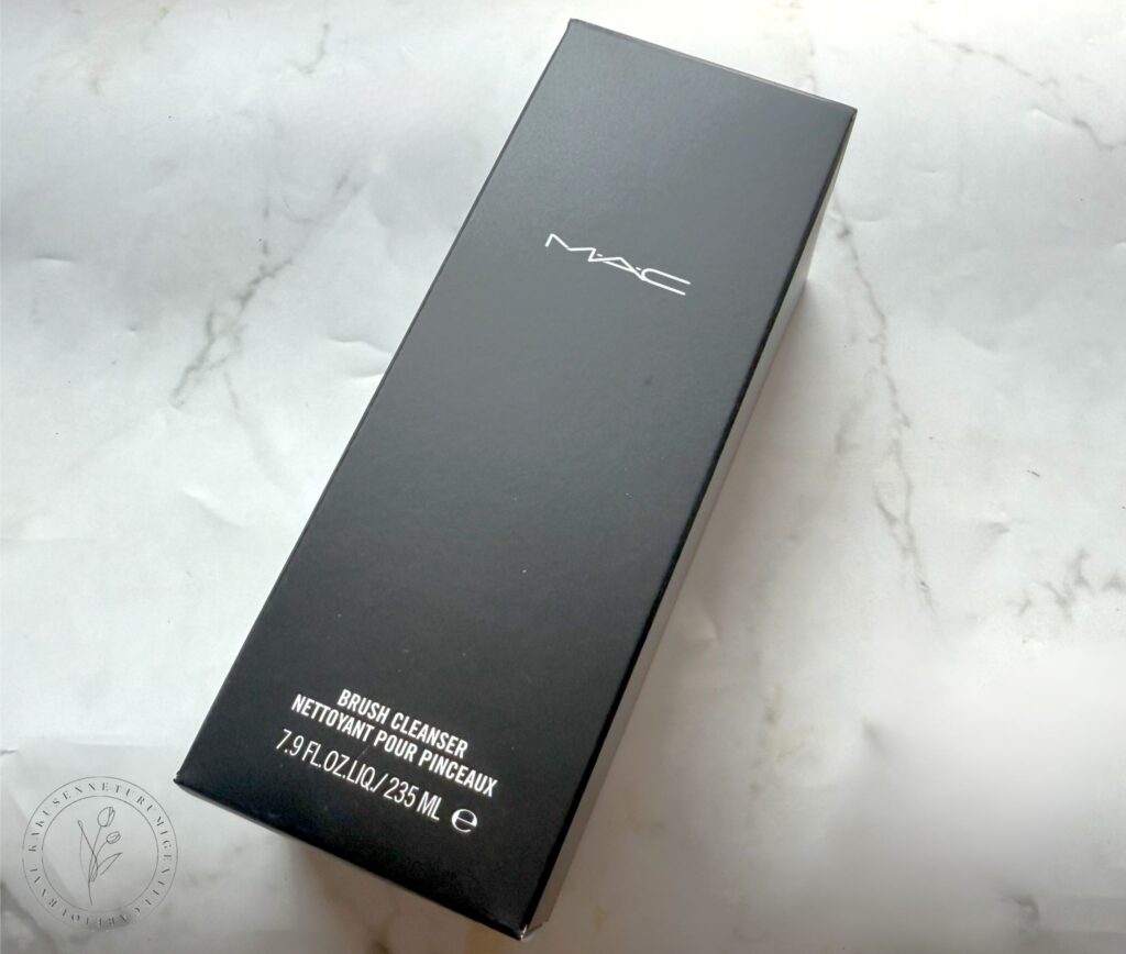 MAC(マック)のブラシクレンザーが神アイテムすぎた件!速乾&簡単 M・A・Cの「ブラシ クレンザー」の箱