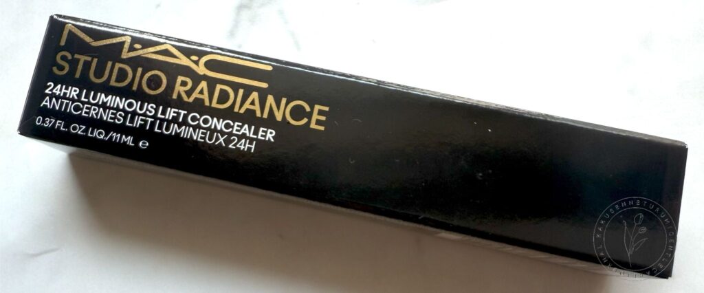 MAC(マック)のルミナス美容液コンシーラーが神すぎた!ハイカバー&素肌感 M・A・Cの『スタジオ ラディアンス 24 ルミナス コンシーラー』の箱