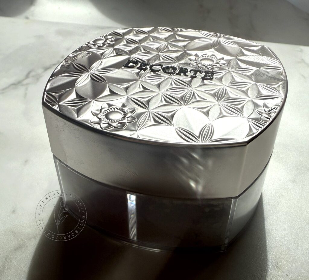 コスメデコルテのルースパウダー101 harmony veil口コミレビュー コスメデコルテのルースパウダー101 harmony veiのかわいいパッケージ