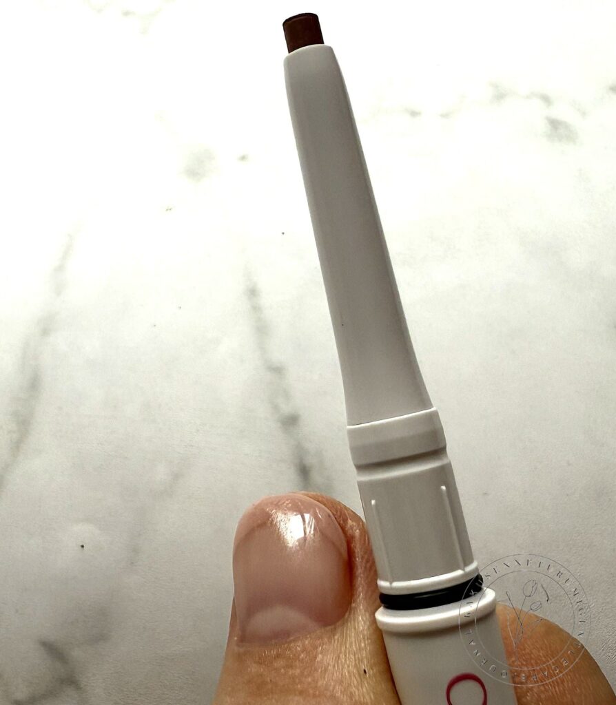 セザンヌの影色リップライナー