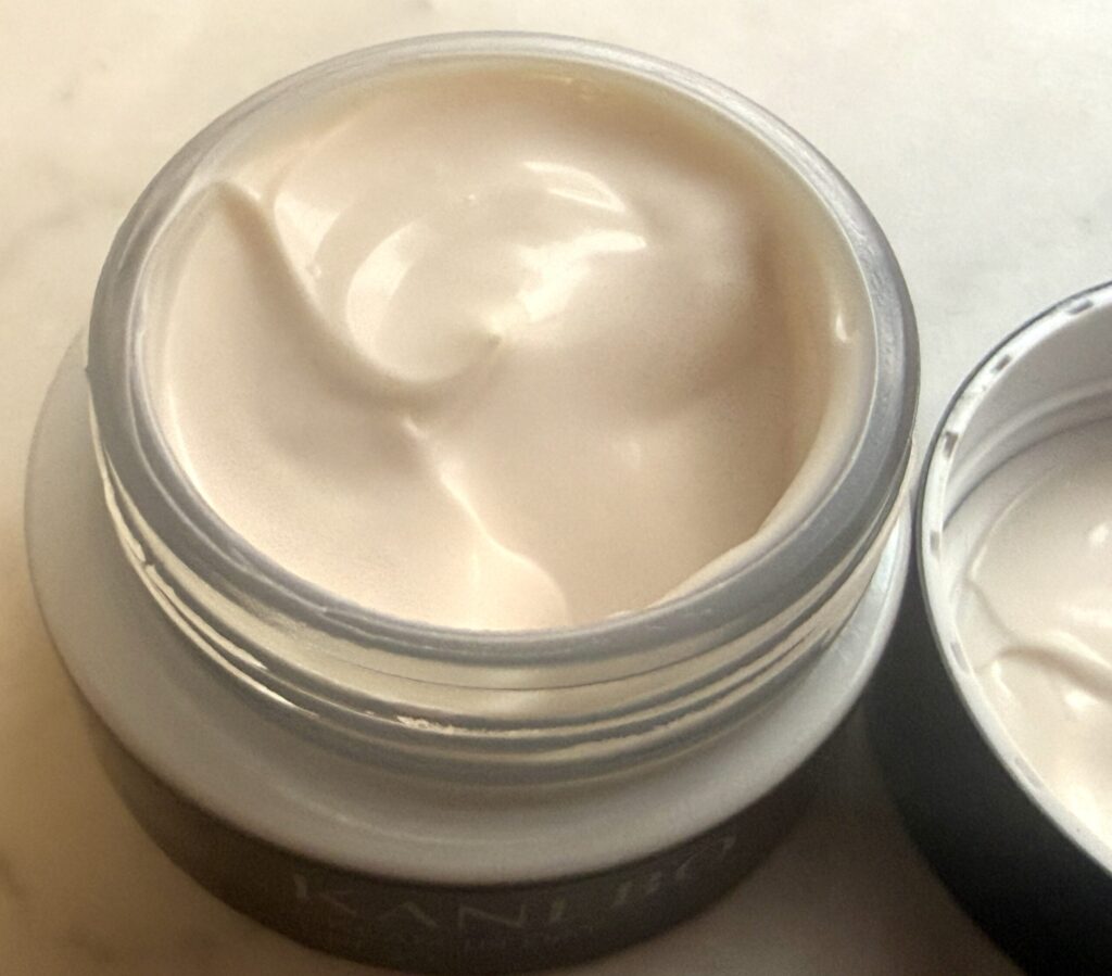 カネボウ　クリーム イン デイ Ⅱの中身