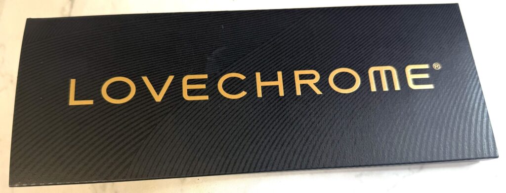 ラブクロム(K24GPテツキ)は買うべき?高級コームの効果とデメリットを本音解説 ラブクロムが包装されている箱